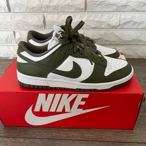 Nike Dunks Low - Olive Green